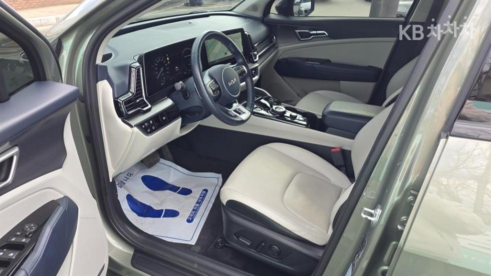 2022 - kia sportage