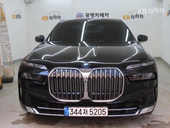 BMW 7er 750e xDrive — foto 1