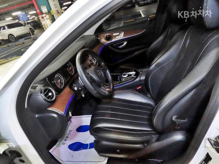 Mercedes-Benz E-Class W213 E220d Exclusive 7