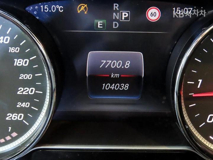 Mercedes-Benz E-Class W213 E220d Exclusive 10