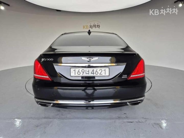 Genesis EQ900 3.8 GDI AWD Premium Luxury 4