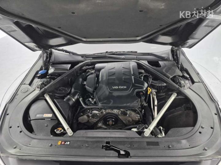 Genesis EQ900 3.8 GDI AWD Premium Luxury 6