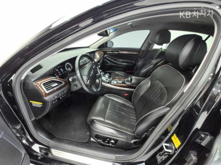 Genesis EQ900 3.8 GDI AWD Premium Luxury 9