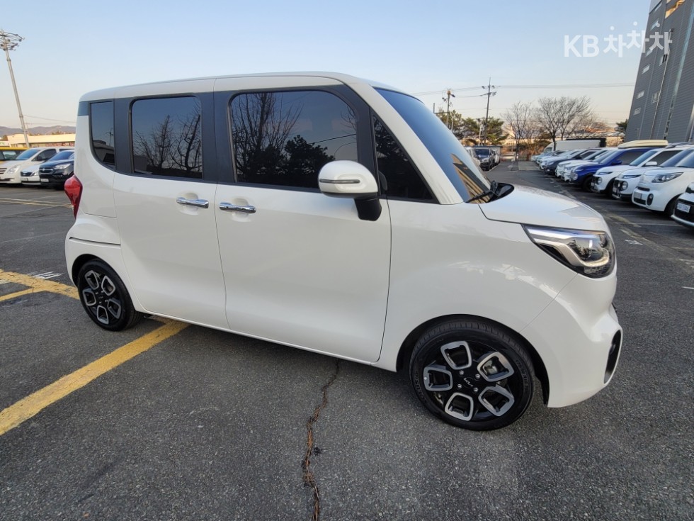 2022 - kia ray