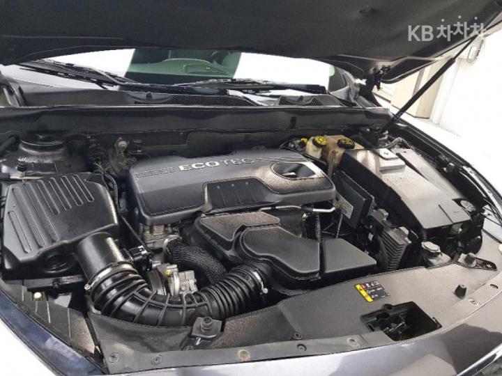 Chevrolet Malibu LPGi 2.0 LT Deluxe Pack 7