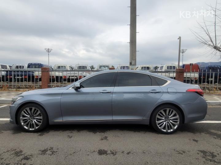 Hyundai Genesis DH G330 Premium AWD 9