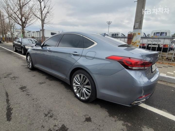 Hyundai Genesis DH G330 Premium AWD 10