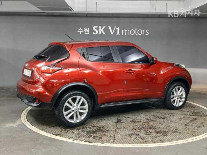 Nissan Juke 1.6 SV 5