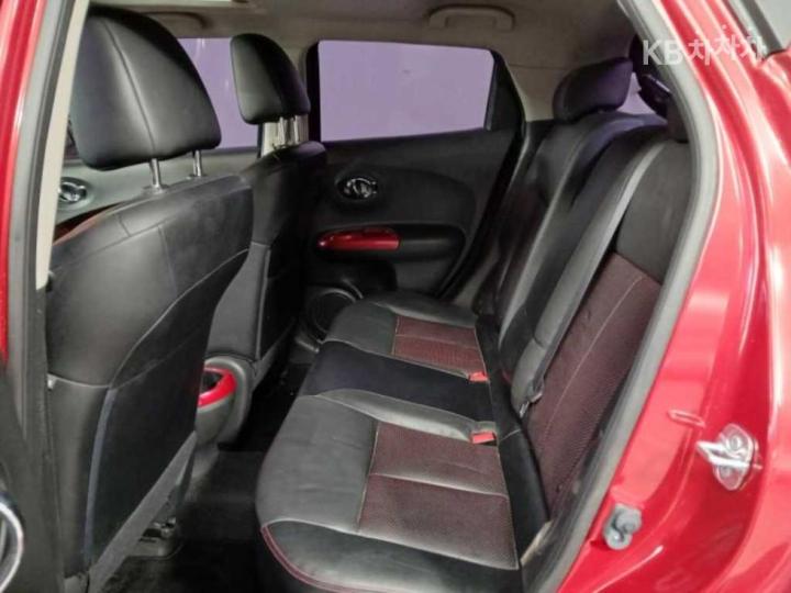 Nissan Juke 1.6 SV 8