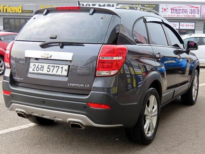 Chevrolet Captiva 2WD LT Premium 4