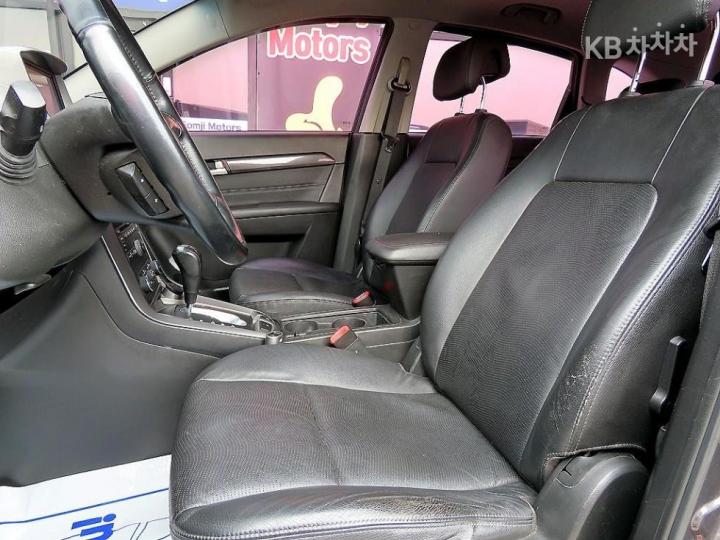 Chevrolet Captiva 2WD LT Premium 6