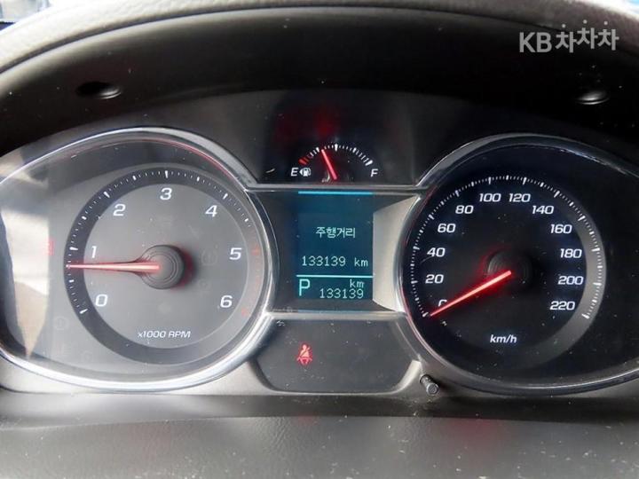 Chevrolet Captiva 2WD LT Premium 9