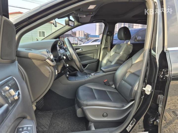 Mercedes-Benz B-Class W246 B200 CDI Base Type 8