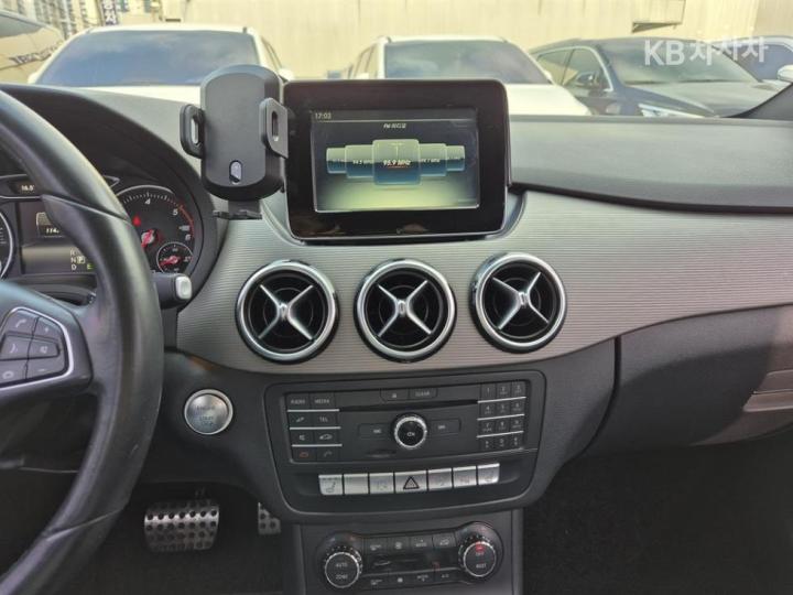 Mercedes-Benz B-Class W246 B200 CDI Base Type 10