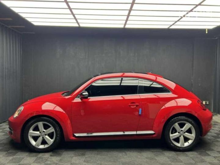 Volkswagen Beetle The 2.0 TDI 12 year ~ 3