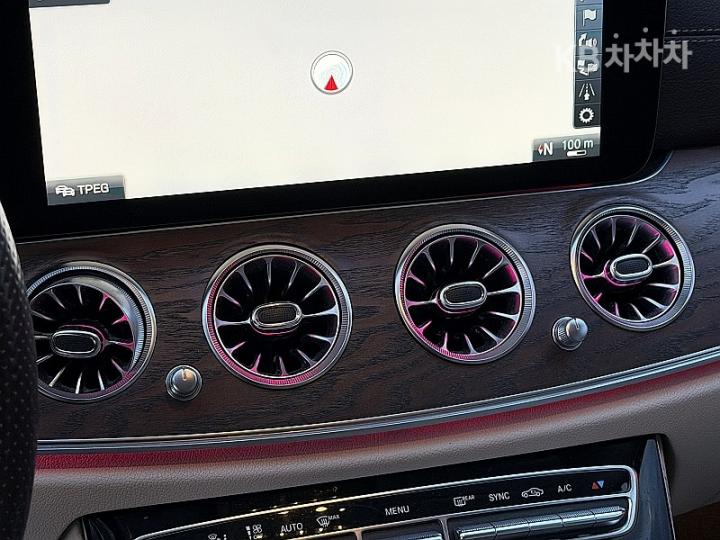 Mercedes-Benz E-Class W213 E220d Exclusive 8