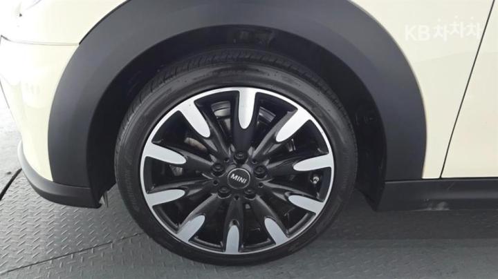 Mini Cooper Convertible New 1.5 Classic Base Type 6