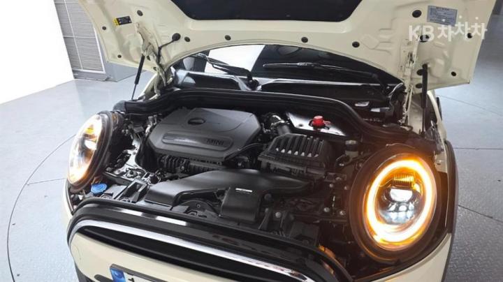 Mini Cooper Convertible New 1.5 Classic Base Type 7