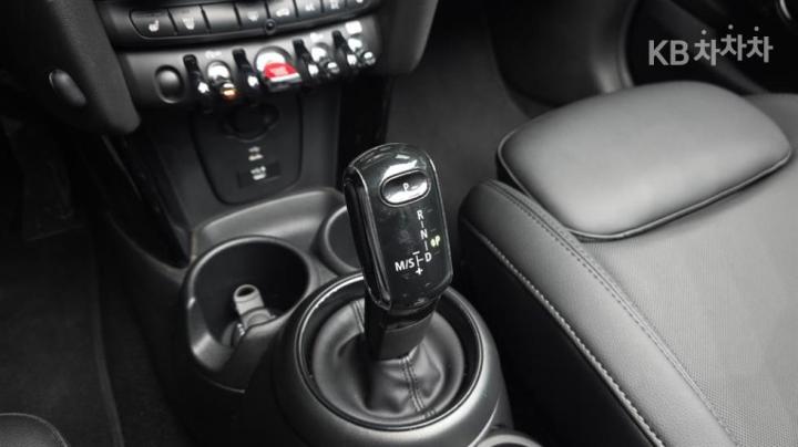 Mini Cooper Convertible New 1.5 Classic Base Type 10