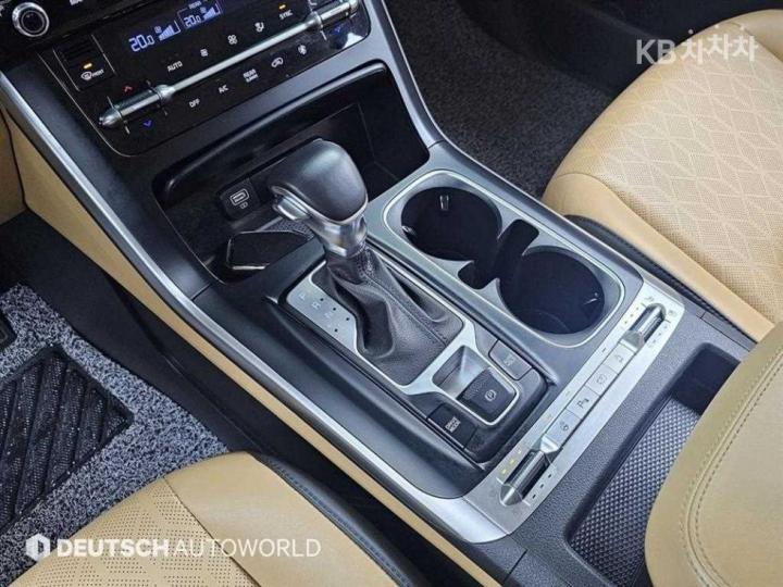 Kia Carnival D2.2 Prestige 10