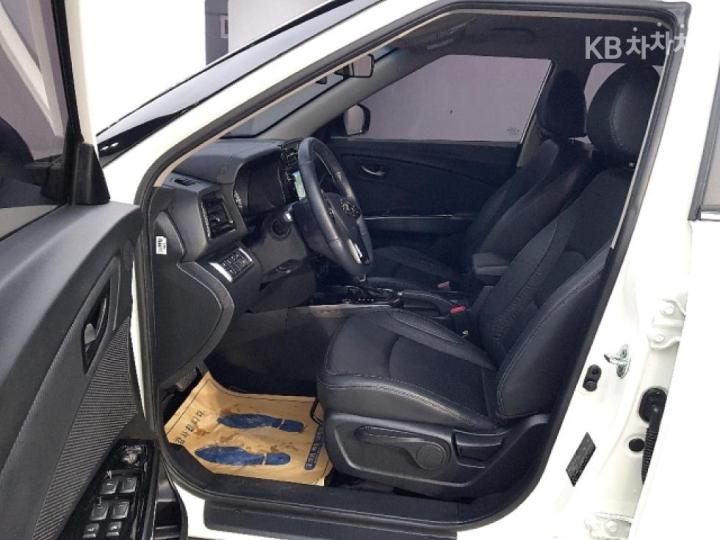 KG Mobility (Ssangyong) Tivoli Gasoline V3 2WD Base Type 9