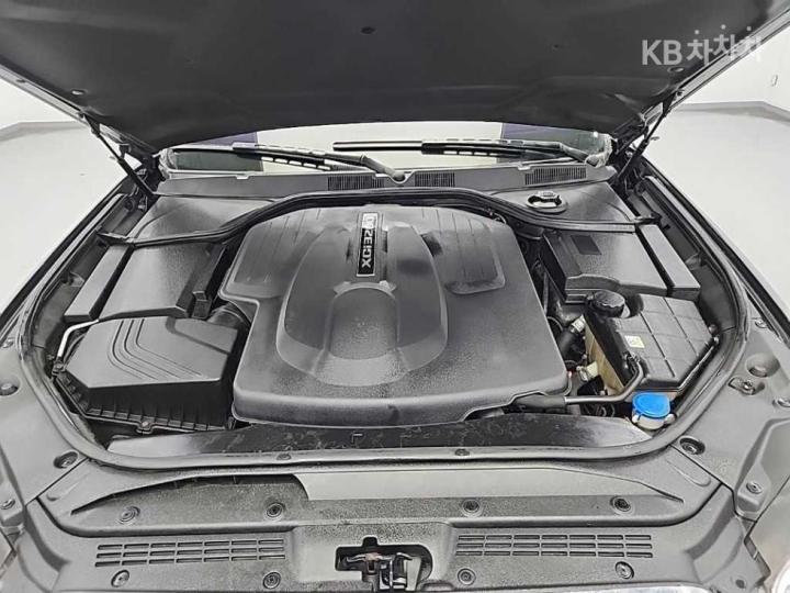 KG Mobility (Ssangyong) Chairman New W CW600 Prestige 6