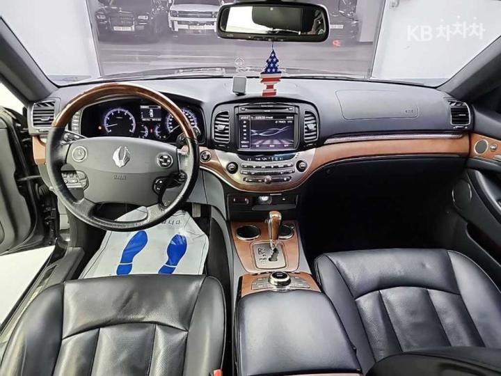 KG Mobility (Ssangyong) Chairman New W CW600 Prestige 8