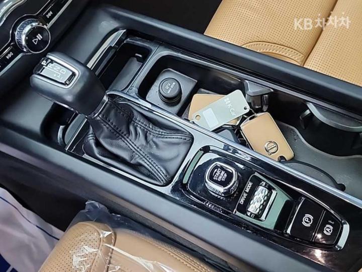 Volvo XC60 T6 AWD 3.0 9