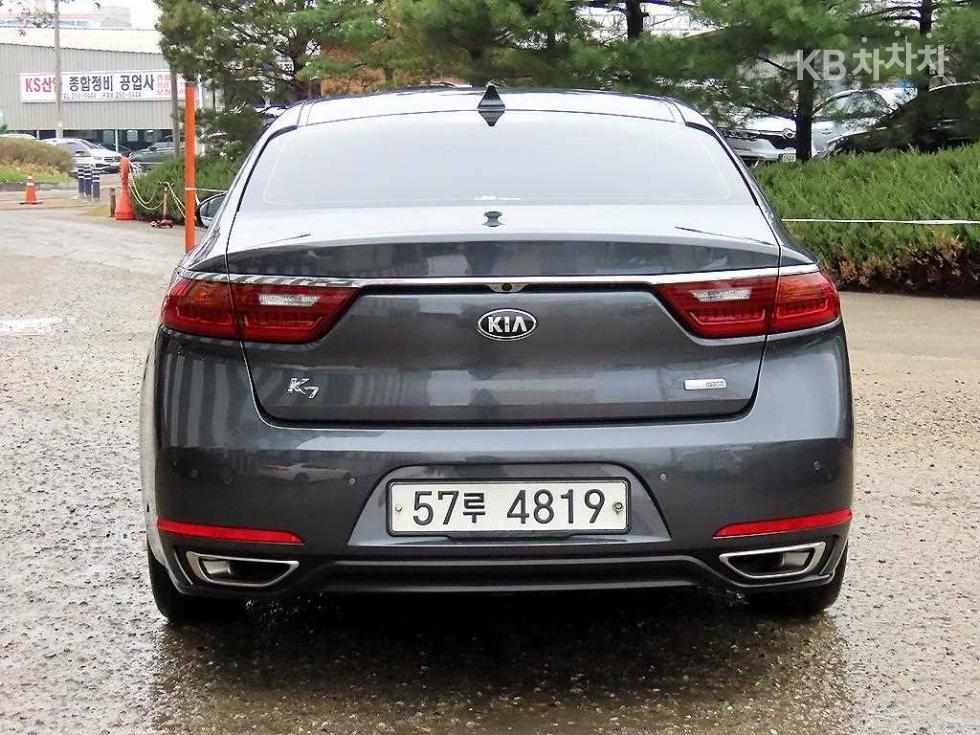 2018 - kia k7