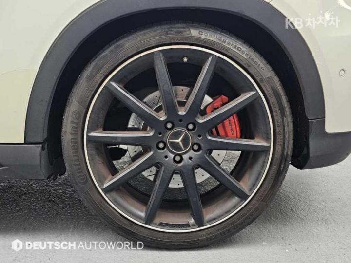 Mercedes-Benz GLA-Class X156 GLA45 AMG 4 Matic 6