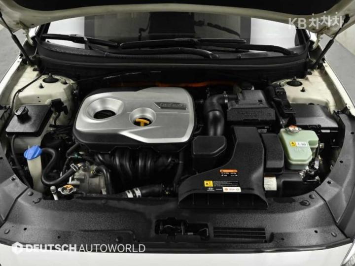 Hyundai Sonata New Rise Hybrid 2.0 HEV Premium 7