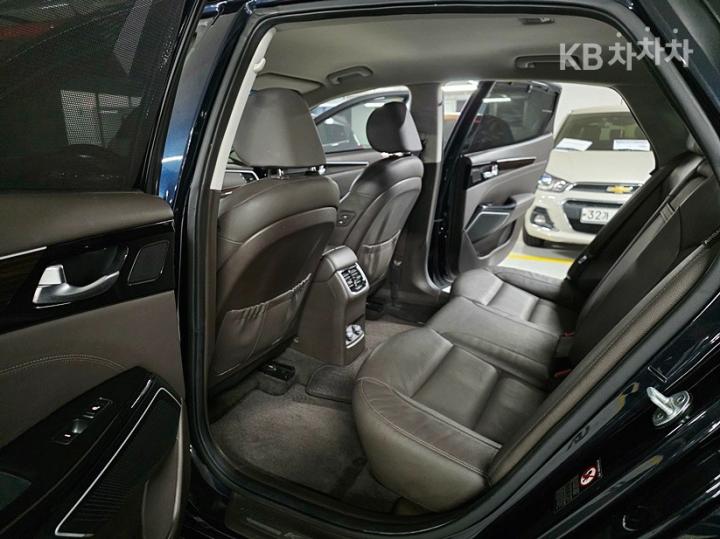 Kia K7 2.4 GDi World Cup Edition 7