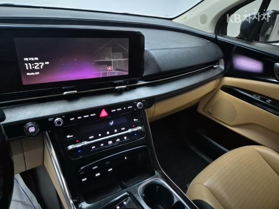 2021 - kia carnival