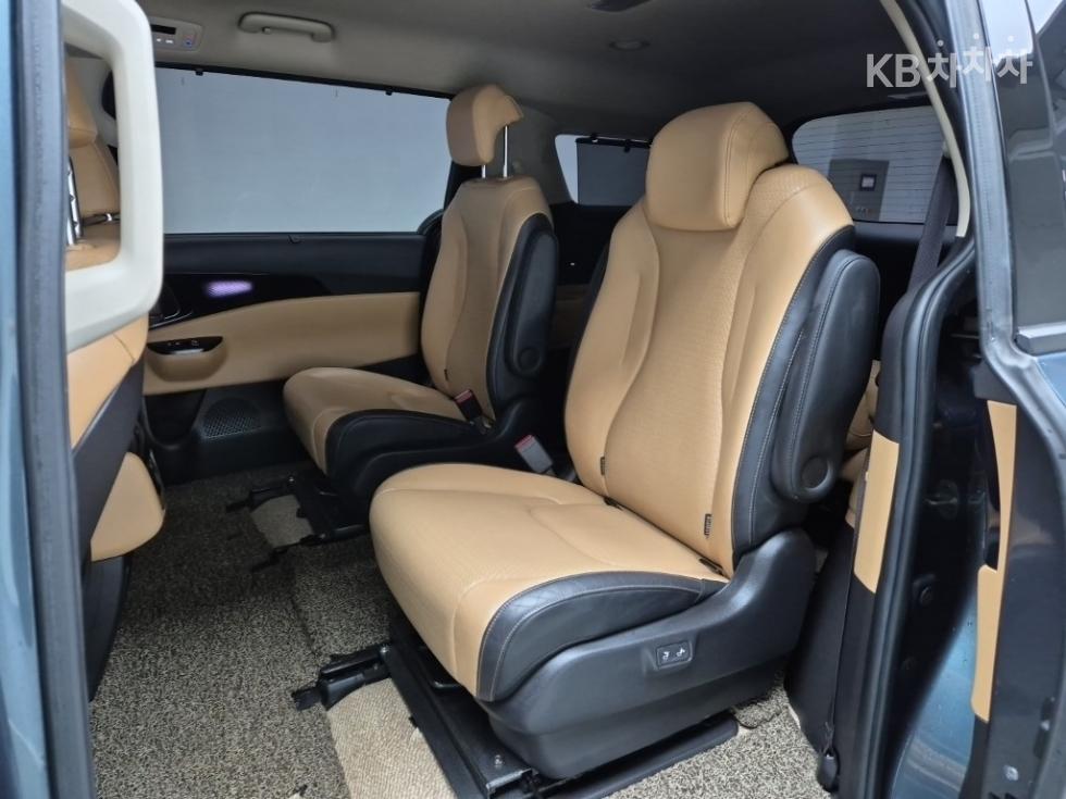 2021 - kia carnival