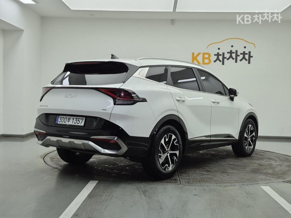 2023 - kia sportage