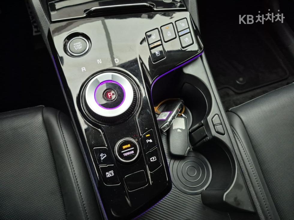 2023 - kia sportage