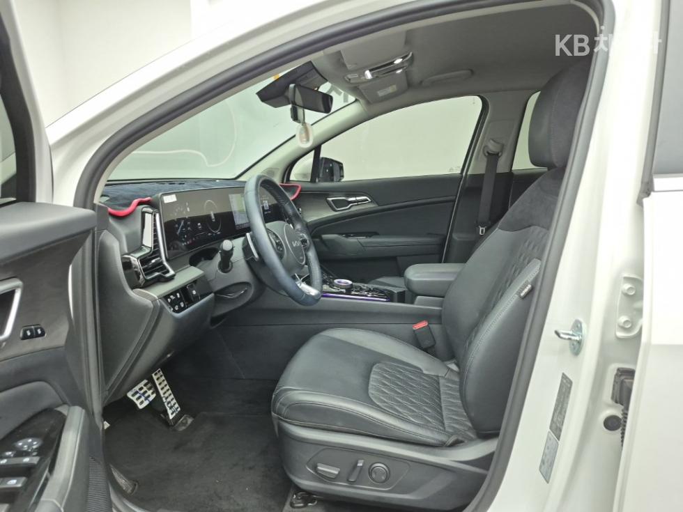 2023 - kia sportage