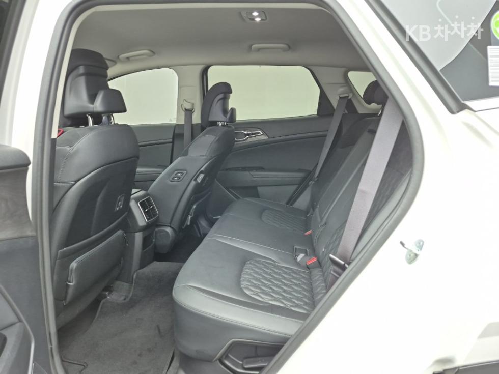 2023 - kia sportage