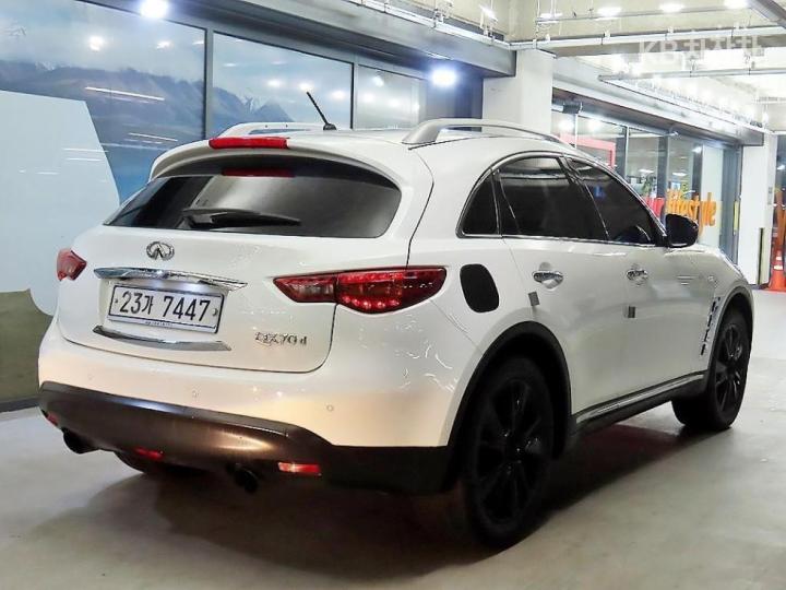 Infiniti FX 30d 5