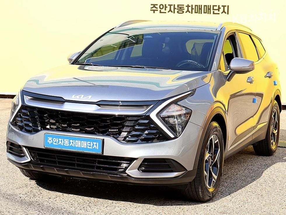 2023 - kia sportage