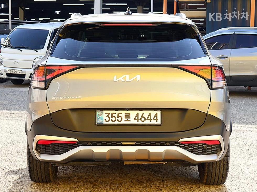 2023 - kia sportage