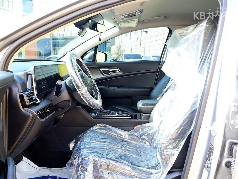2023 - kia sportage