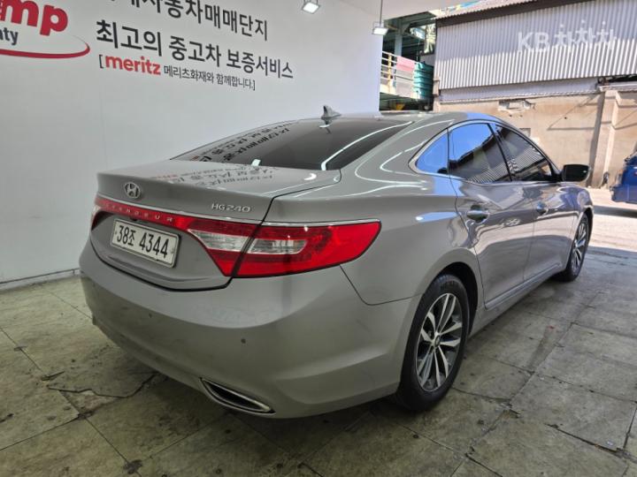 Hyundai Grandeur HG HG240 Luxury 5