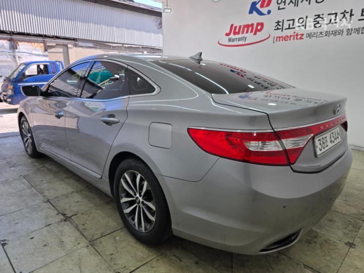 Hyundai Grandeur HG HG240 Luxury 7