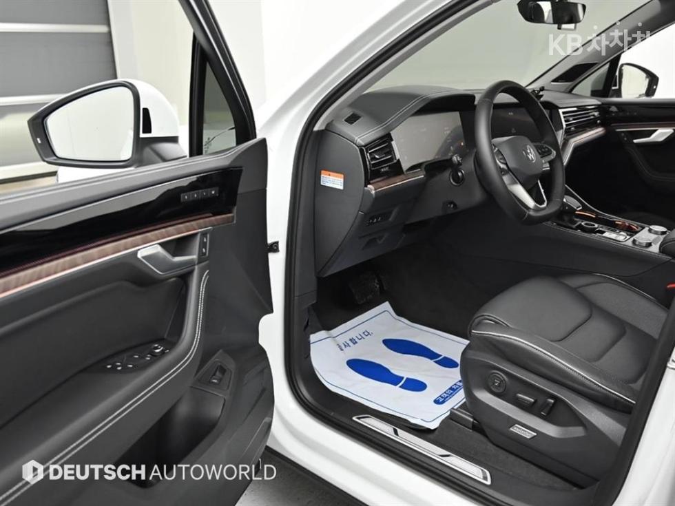 2026 - volkswagen touareg