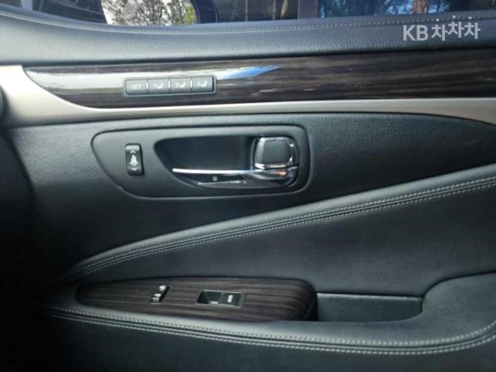 Lexus LS 600 hL XF40 06 year ~ 8