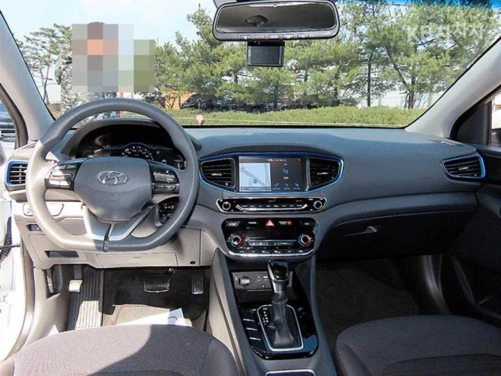 Hyundai IONIQ I 8