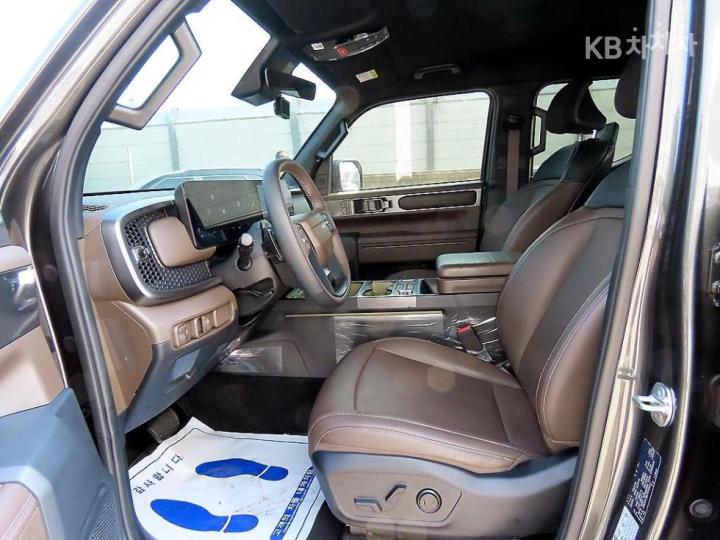 Kia Tasman G2.5 T-GDI 4WD Adventure 7