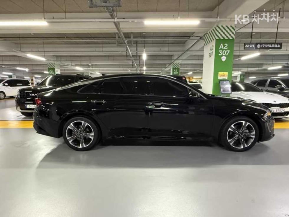 2022 - kia k5