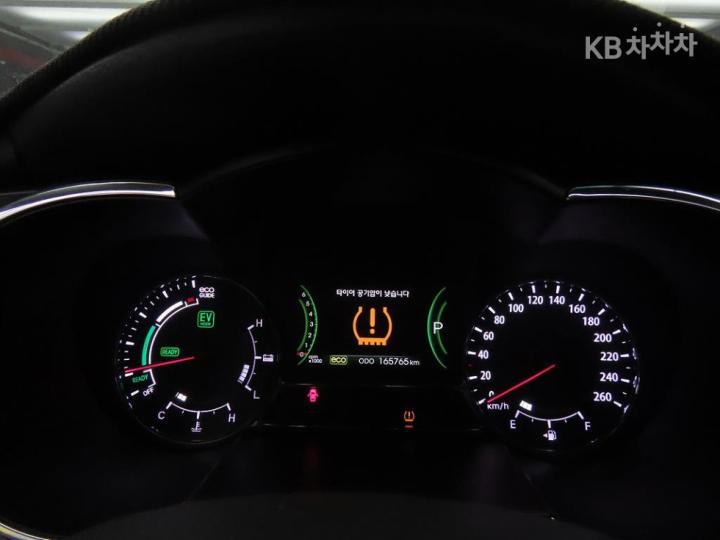 Kia K5 Hybrid Prestige 6